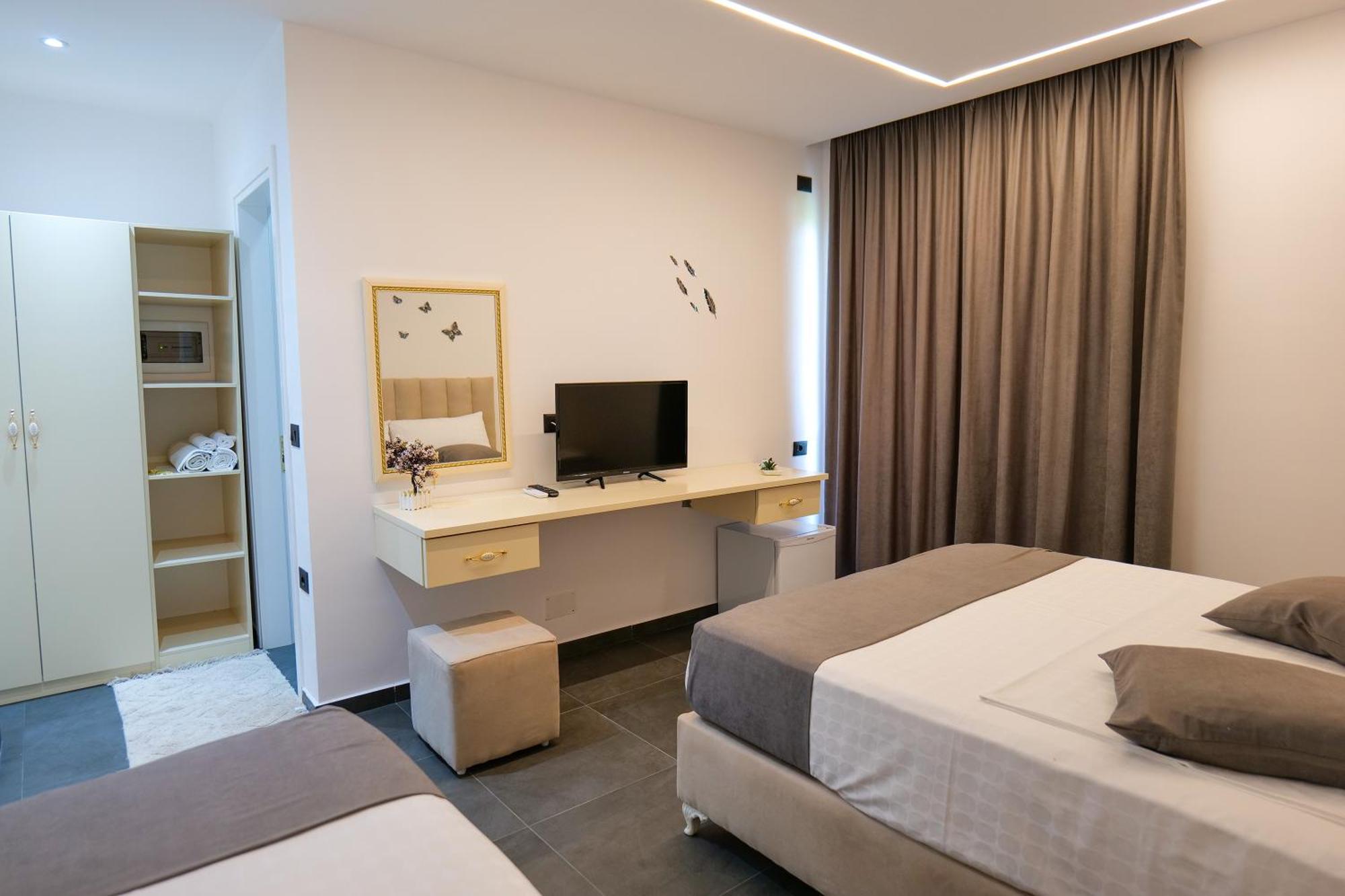 Hotel Celaj Vlorë Eksteriør billede