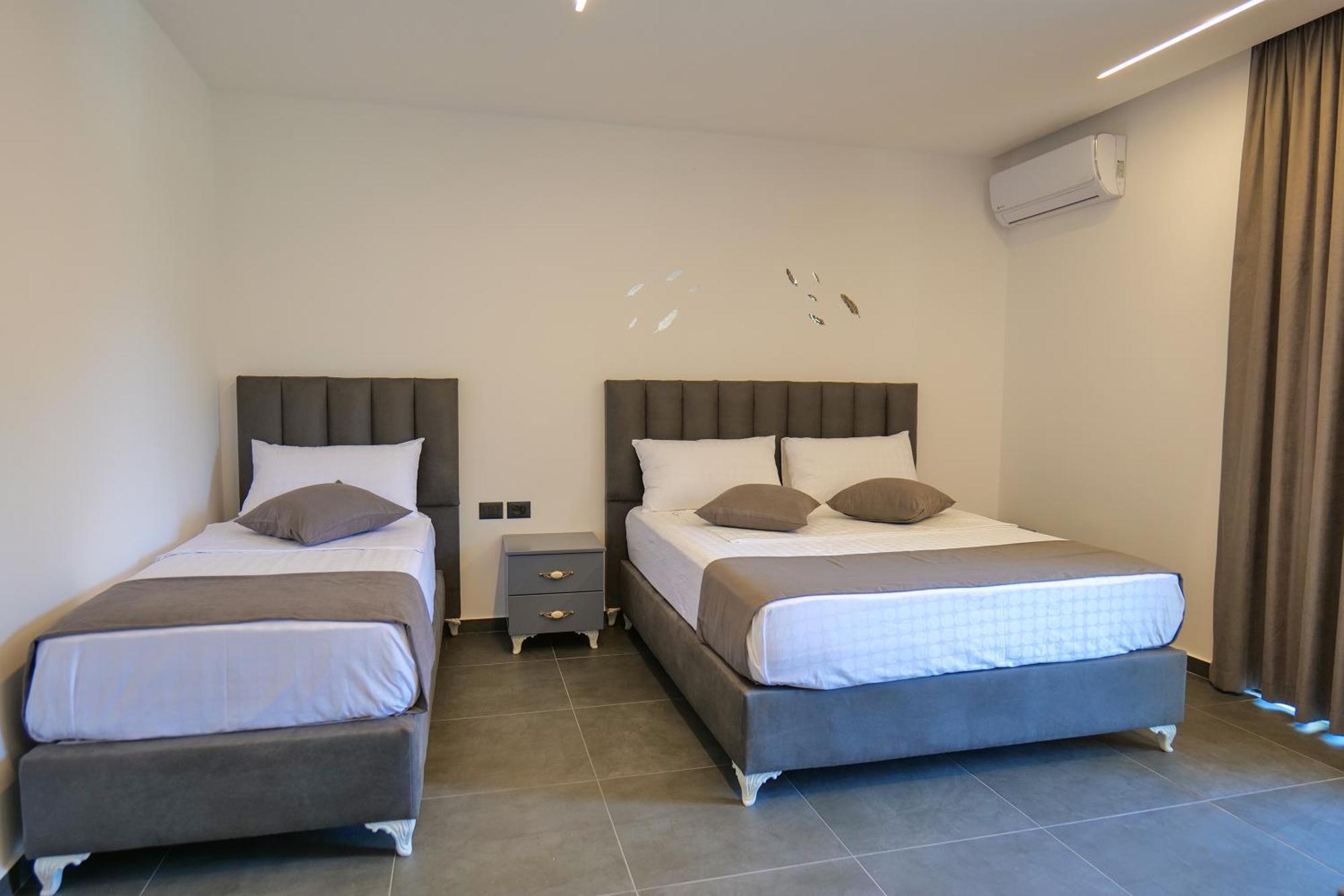 Hotel Celaj Vlorë Eksteriør billede