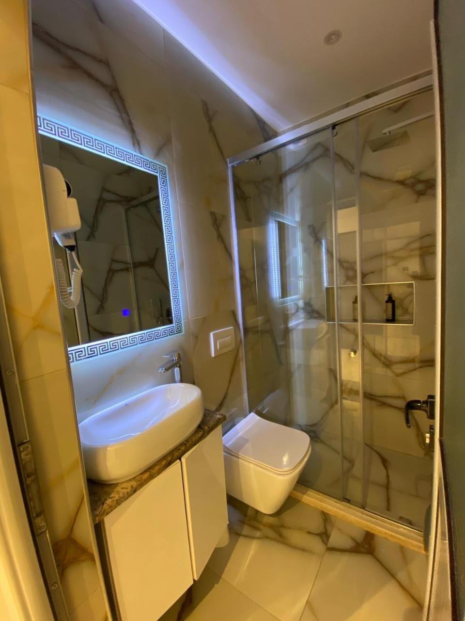 Hotel Celaj Vlorë Eksteriør billede